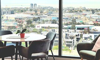 Melbourne Lifestyle Apartments - Best Views on Collins