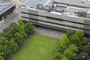 Melbourne Lifestyle Apartments - Best Views on Collins