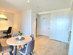 Melbourne Lifestyle Apartments - Best Views on Collins