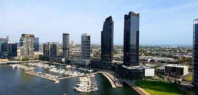 Melbourne Lifestyle Apartments - Best Views on Collins