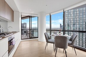 Melbourne Lifestyle Apartments - Best Views on Collins