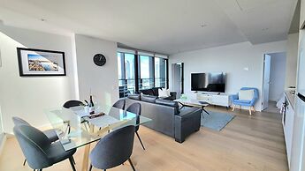 Melbourne Lifestyle Apartments - Best Views on Collins
