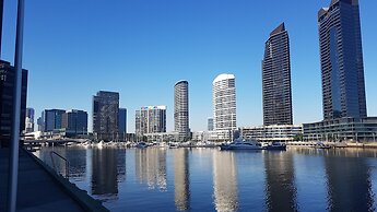 Melbourne Lifestyle Apartments - Best Views on Collins