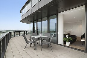 Melbourne Lifestyle Apartments - Best Views on Collins