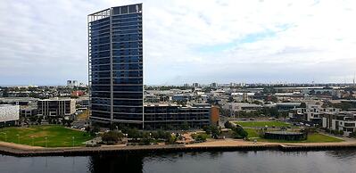 Melbourne Lifestyle Apartments - Best Views on Collins