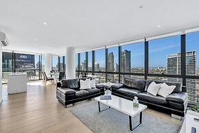 Melbourne Lifestyle Apartments - Best Views on Collins