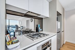 Melbourne Lifestyle Apartments - Best Views on Collins
