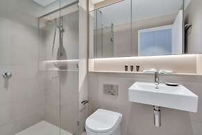 Melbourne Lifestyle Apartments - Best Views on Collins