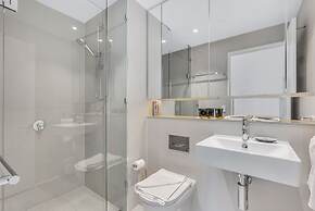 Melbourne Lifestyle Apartments - Best Views on Collins