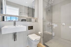 Melbourne Lifestyle Apartments - Best Views on Collins
