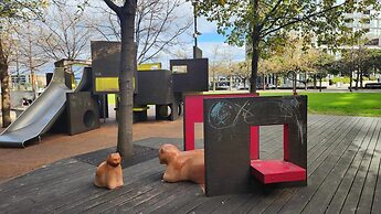 Melbourne Lifestyle Apartments - Best Views on Collins