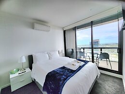 Melbourne Lifestyle Apartments - Best Views on Collins