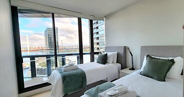Melbourne Lifestyle Apartments - Best Views on Collins