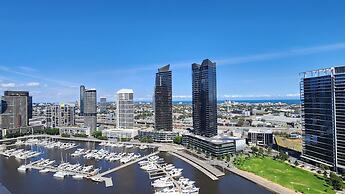 Melbourne Lifestyle Apartments - Best Views on Collins