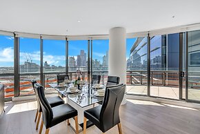 Melbourne Lifestyle Apartments - Best Views on Collins