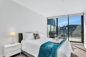Melbourne Lifestyle Apartments - Best Views on Collins