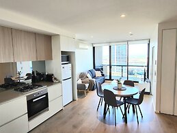 Melbourne Lifestyle Apartments - Best Views on Collins