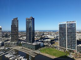 Melbourne Lifestyle Apartments - Best Views on Collins