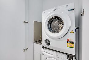 Melbourne Lifestyle Apartments - Best Views on Collins