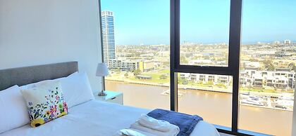 Melbourne Lifestyle Apartments - Best Views on Collins
