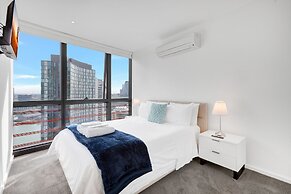 Melbourne Lifestyle Apartments - Best Views on Collins