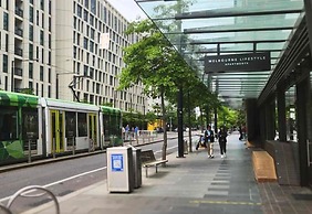 Melbourne Lifestyle Apartments - Best Views on Collins