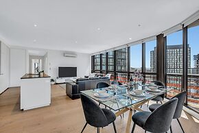 Melbourne Lifestyle Apartments - Best Views on Collins