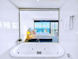 Circle On Cavill Surfers Paradise Apartments-Holiday Paradise