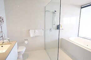 Circle On Cavill Surfers Paradise Apartments-Holiday Paradise