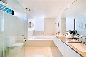 Circle On Cavill Surfers Paradise Apartments-Holiday Paradise