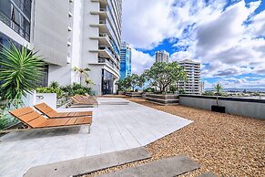 Circle On Cavill Surfers Paradise Apartments-Holiday Paradise