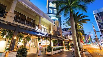 Circle On Cavill Surfers Paradise Apartments-Holiday Paradise