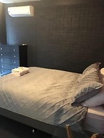 Bull 'n' Bush Hotel Motel