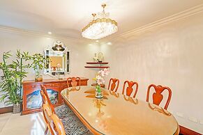 Townhouse Oak VIP Suites