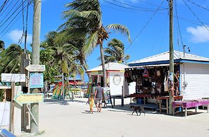 Barefoot Caye Caulker Hotel