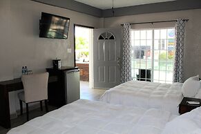 Barefoot Caye Caulker Hotel