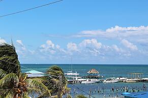 Barefoot Caye Caulker Hotel