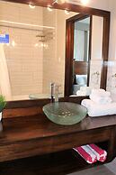 Barefoot Caye Caulker Hotel