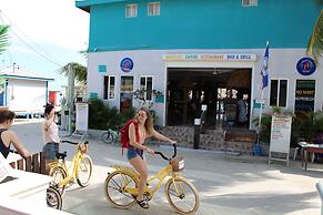 Barefoot Caye Caulker Hotel