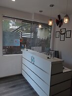 Barefoot Caye Caulker Hotel