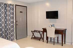 Barefoot Caye Caulker Hotel