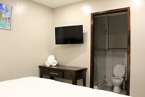 Barefoot Caye Caulker Hotel