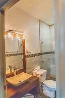 Barefoot Caye Caulker Hotel