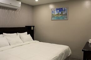 Barefoot Caye Caulker Hotel