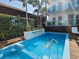 Barefoot Caye Caulker Hotel