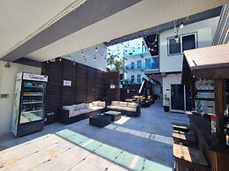 Barefoot Caye Caulker Hotel