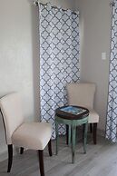 Barefoot Caye Caulker Hotel