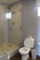 Barefoot Caye Caulker Hotel