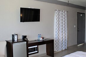 Barefoot Caye Caulker Hotel