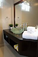 Barefoot Caye Caulker Hotel